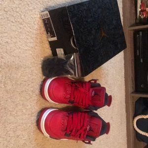 Jordan 4s